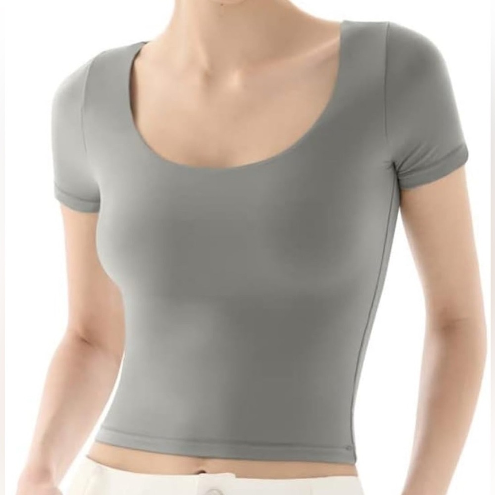 PUMIEY Women's Scoop Neck Short Sleeve T Shirt Slim Fit